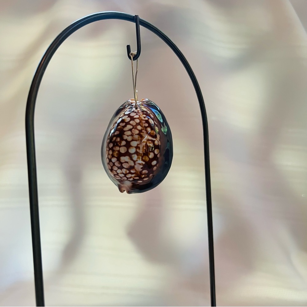 Humpback Cowry Cowrie Shell Gold Wire Bail EUC - Picture 9 of 13